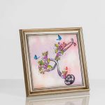 لوحة من حرير 100% برسمة  سماعة طبية و زهور